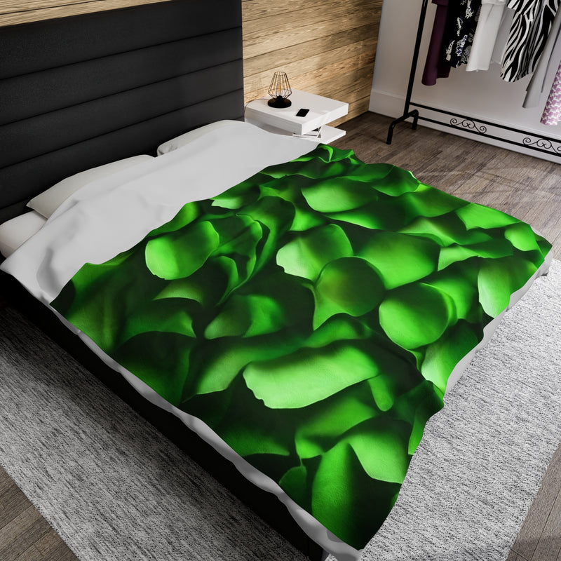 Leafy Haven Velveteen Plush Blanket